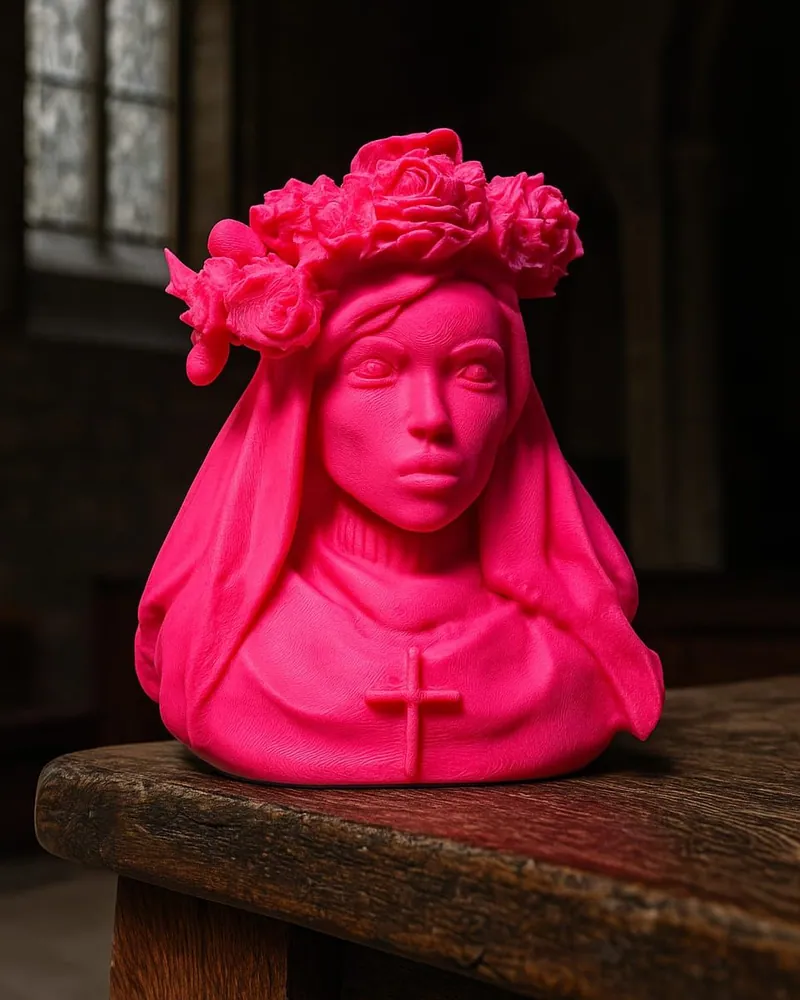 Roze 3D-geprinte buste van de Blonde Non met bloemenkrans