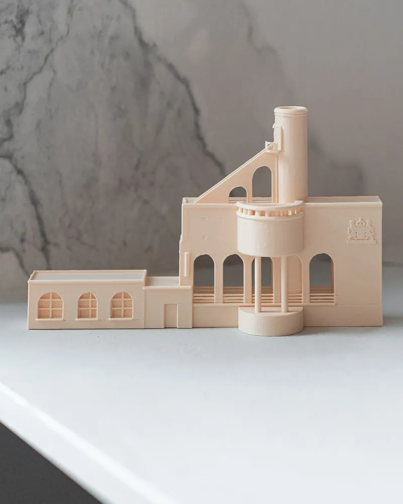 3D-geprint model van Mijnschacht Nulland op een wit blad